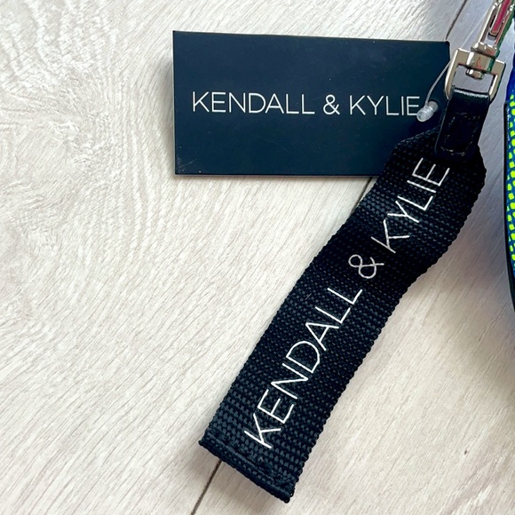 Kendal and Kyle front pouch purse. Like green and royal blue never been used - Picture 3 of 6